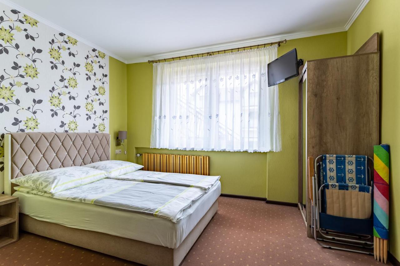 Pokoje Goscinne Katarzyna Kur Debki Bagian luar foto