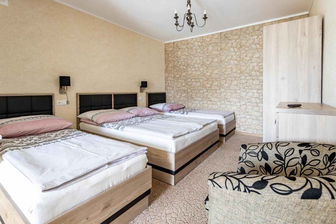 Pokoje Goscinne Katarzyna Kur Debki Bagian luar foto